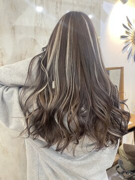 ラビス 浦和(Lovis) 魅力倍増カール/セミディ/シアーカラー/ダークアッシュ/姫カット