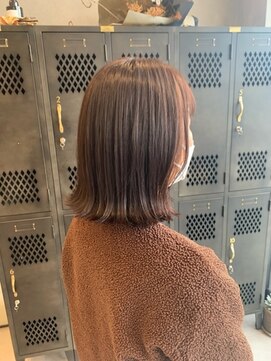 アチーブリス(achieve Liss) 暖色系コーラルブラウン秋冬カラー 外ハネくびれミディ