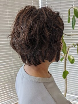 アース 三田南ウッディタウン店(HAIR&MAKE EARTH) 20代30代40代くせ毛風パーマ丸みショート小顔カット抜け感　5/14