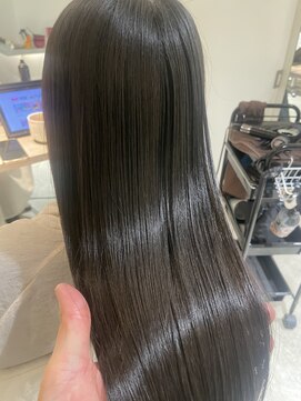 トレワ(trewa) 髪質改善ストレート【岩川和生】