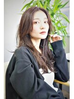 オグジュアリー 表参道(aux.) 色っぽいセンターパートレイヤーロング