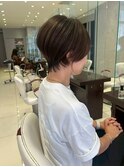 earthショートレイヤーボブミルクティー丸みショートボブ