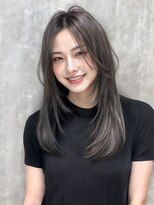 アノ 渋谷(ano)&nbsp;透明感アッシュ×ハーフライク センターパートロング