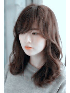 ワゴンバイアフロート(Wagon by afloat) 抜け感セミロング