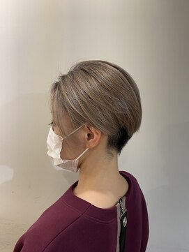 リバレッジ 広尾(Leverage) ハイライトでプラチナグレージュ