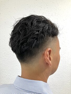 ジェナ(Jena) スキンフェード メンズパーマ