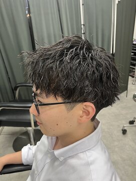 ラヴィズムバイフィフス(LUVISM by fifth) ツイストスパイラルパーマ短髪ショートベリーショート新潟万代