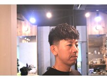 アーシーヘアーワークス(earthy hair works)の雰囲気（アイロンパーマとフェードで作る男らしいスタイル）