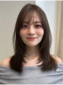 顔周りレイヤーカットくびれヘアミルクティーベージュカラー