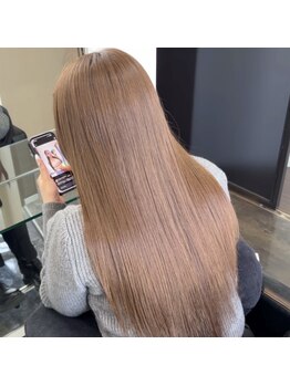 ビグディーサロン(BIGOUDI SALON)の写真/ダメージ控えめ酸性ストレートで叶える、大人の美髪ストレート体験☆