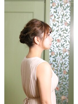 ザップ(ZAP) 編み込みシニヨン