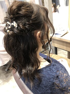ビースリー ロア ヘアアレンジ　2022/1215