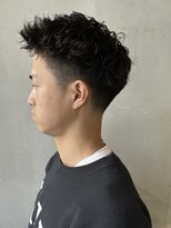 フランクスバーバーリザーブ 人形町店(FRANK’S BARBER RESERVE) アップバングサイドグラデーションパーマ yアップ