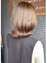 ヘアアンドビューティー クローバー(Hair&Beauty Clover)&nbsp;beige color/ヘルシースタイル
