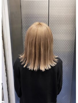 ホワイト 梅田(white) ベージュ！