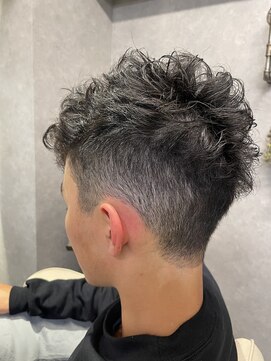 リア ウルル(Ria ulu.ru) メンズカット/刈り上げ/ツーブロック/ソフモヒ/フェード/原宿