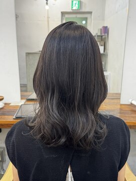 ファルベ(Farbe) ネビージュ　ミニウルフ　メルティーカラー　ワイドバング　美髪