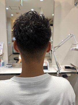 カイノ いずみおおつCITY店(KAINO) クセ毛を活かした爽やかフェード