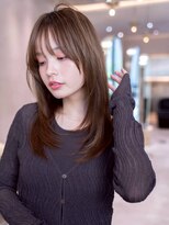 ケアリー プレナ海浜幕張(Carelly)&nbsp;デザインカラー/レイヤーカット/ウェットヘア/オリーブベージュ