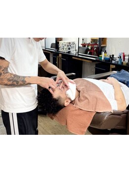 本格シェービングと眉毛デザインで男度UP*身だしなみはプロにお任せ◎[淀屋橋/MEN'S/学割U24/<理容室>]