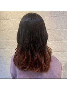 イーチ ディー ヘアーアンドトータルビューティー(each dee hair&total beauty) 【井出 朱音】グラデーション鬼滅カラー/ダブルカラー