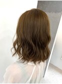 オリーブベージュ