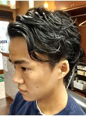 センターパートツーブロックパーマスタイル（コンマヘア）床屋