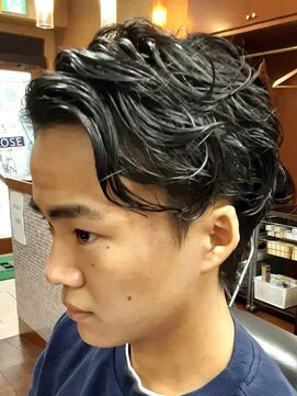 コダマ 新大塚店(KODAMA) センターパートツーブロックパーマスタイル（コンマヘア）床屋