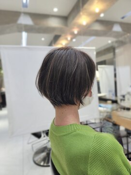 ツナグ(TSUNAGU) ☆質感にこだわった丸みショートボブ×透明感カラー