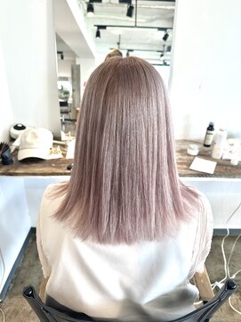 ニュート(Neut ) ホワイトピンクベージュカラーホワイティベージュカラー