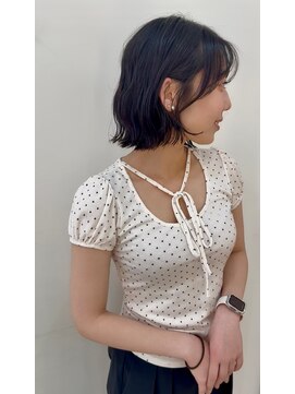 ゼル ビッグアイ(ZELE) 波巻きボブ