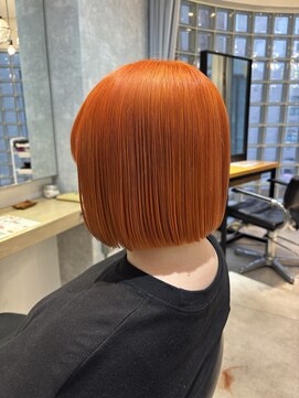 アロー(arrow) オレンジカラー×ミニボブ 【クレハ】