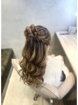 ハーフアップアレンジ