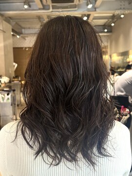 オーガニック リブ 川越(organic+live) 冬のミディアムコテ巻き風パーマ×くびれ