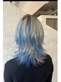 ウルフカットに落とし込むブルーとピンクのデザインカラー