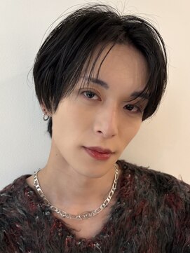 リリット(ReLit) 波巻きツイストスパイラル刈り上げセンターパートフェザーパーマ