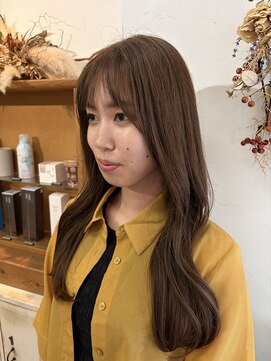 アミュレ ヘア サロン(Amule hair salon) 柔らかみのあるオリーブベージュの韓国風くびれ巻きスタイリング