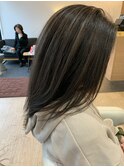 赤味を抑えた透明感アッシュ