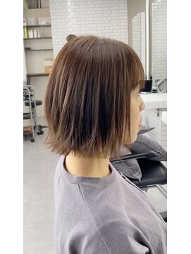 ジーナ 札幌(Zina) 【Zina札幌】イメチェン毛先パーマ耳かけ×フォギーベージュ