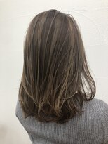 アメリ(Ameri)&nbsp;-Ameri-レイヤーロブ　×   ハイライト　×   グレージュ