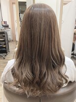 アルターリール(aL ter Rire)&nbsp;アッシュベージュ/ハイライト/中村郁未