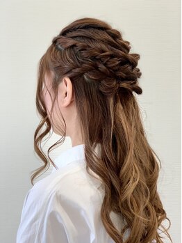 ココロヘアー(cocoro hair)の写真/デートやちょっとしたお出かけstyleも、イベントやパーティーなどの大切な日の華やかstyleもお任せ◎