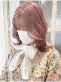 ピンクベージュ