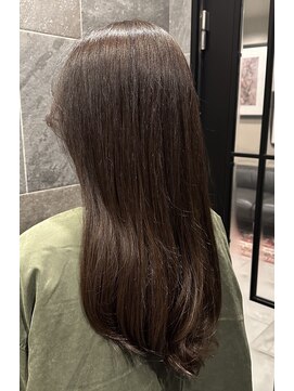 メゾン アヴァロ(Maison Avallo) #アッシュブラウン #ツヤサラロング
