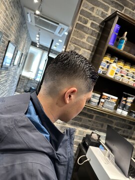 ミリオンバックス 御徒町店(Million Backs) サイドパート/フェード/バーバー<理容室>[メンズ/御徒町/床屋]