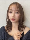 顔周りレイヤーカットくびれヘアミルクティーベージュカラー