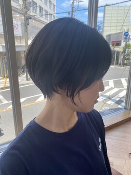 カナエ(CaNaE) ふわっと丸みショート