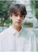スーツ短髪ツーブロック束感モテる黒髪ニュアンスパーマ流行