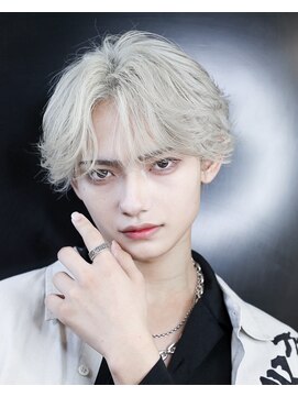 ゴールド 渋谷神南(GOALD) ホワイトフェザーショート