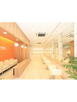 少人数プライベートサロンなので親子でも通いやすい◎駅近なので忙しいママさん、パパさんも大歓迎☆